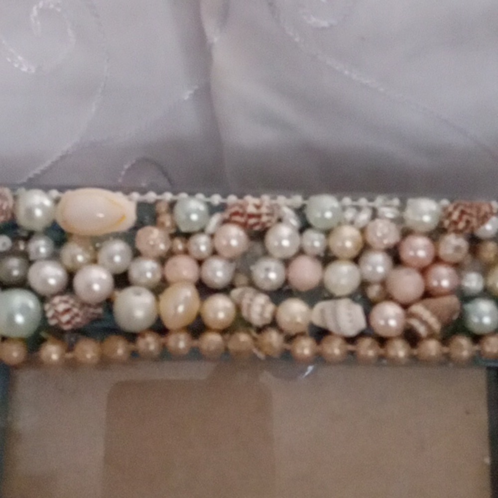 Beautiful Beaded Seashell Picture Frame - Picture 6 of 10